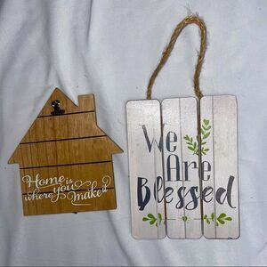 🆕 Wooden home decor signs (nwot)